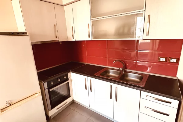 Shtepi me qera Apartament ne Tirane, 1+1, Mobilimi E mobiluar, Pagesa 45,000  Leke.