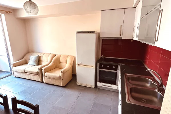 Shtepi me qera Apartament ne Tirane, 1+1, Mobilimi E mobiluar, Pagesa 45,000  Leke.