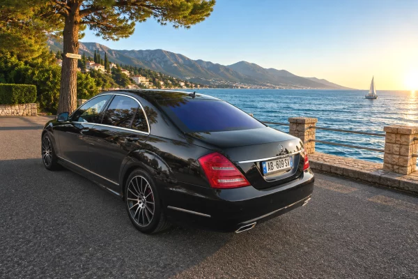 Makina ne shitje ne Tirane, Mercedes-Benz, 2011 gasoline-gas,Kambio Automatik Pagesa 13,000  Euro.