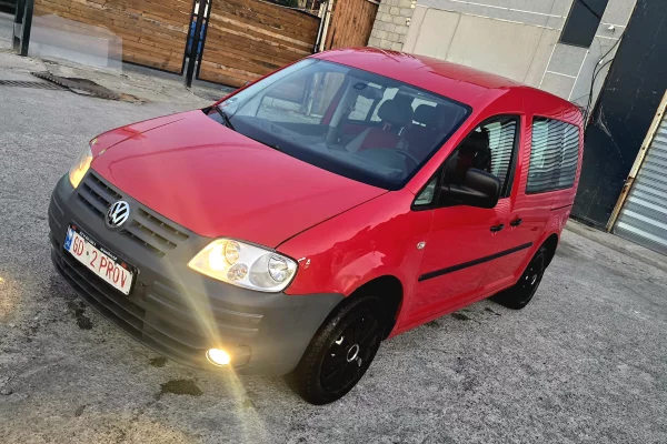 Makina ne shitje ne Tirane - 4,200 Euro