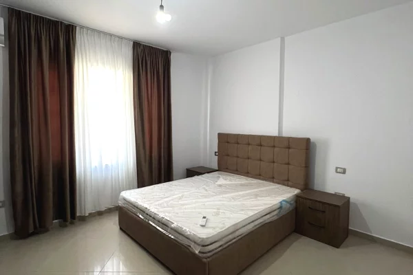Shtepi me qera Apartament ne Tirane, 1+1, Mobilimi E mobiluar, Pagesa 449  Euro.