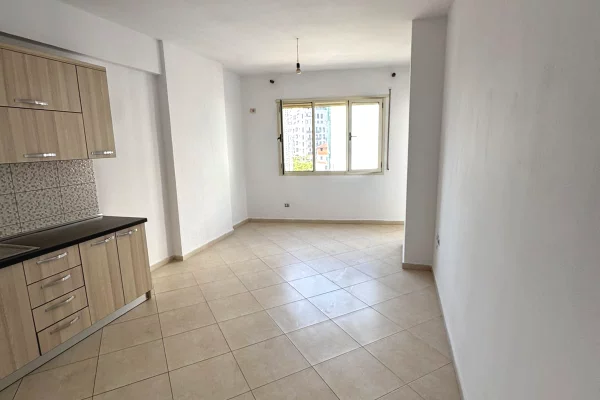 Shtepi me qera Apartament ne Tirane, 2+1, Mobilimi E mobiluar, Pagesa 40,000  Leke.