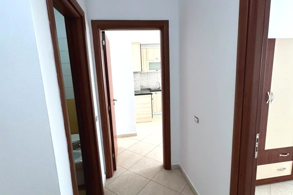 Shtepi me qera Apartament ne Tirane, 2+1, Mobilimi E mobiluar, Pagesa 40,000  Leke.