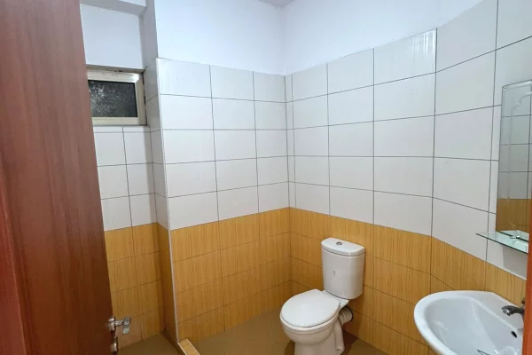 Shtepi me qera Apartament ne Tirane, 2+1, Mobilimi E mobiluar, Pagesa 40,000  Leke.