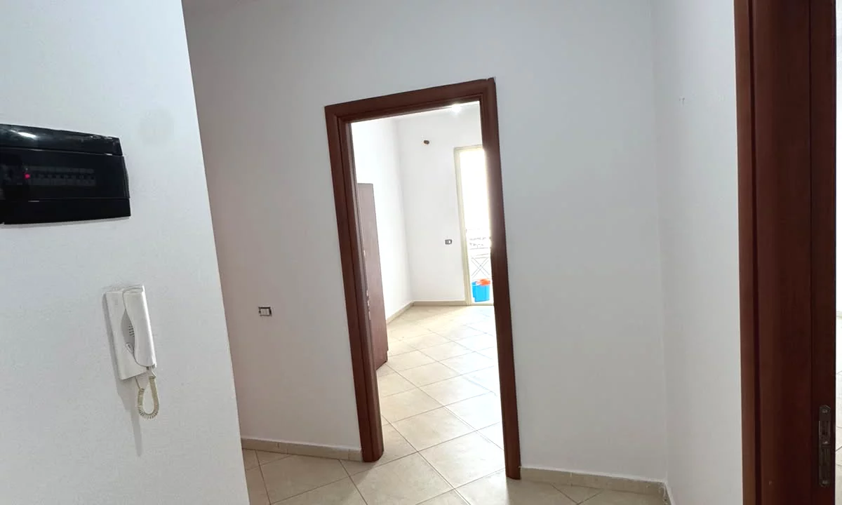 Shtepi me qera Apartament ne Tirane, 2+1, Mobilimi E mobiluar, Pagesa 40,000  Leke.