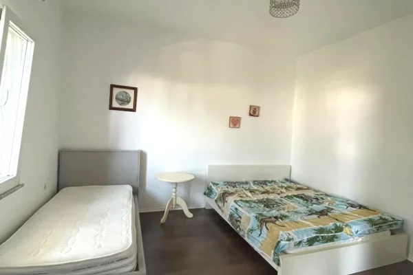 Shtepi me qera Apartament ne Tirane, 1+1, Mobilimi E mobiluar, Pagesa 300  Euro.