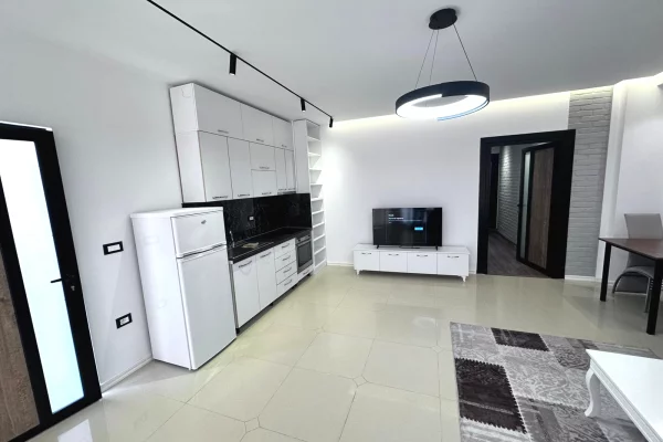 JEPET ME QIRA – APARTAMENT 1+1 NË FRESK,Stacioni i fundit i PORCELANIT