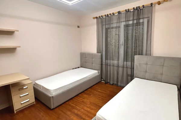 Shtepi me qera 2+1 ne Tirane - 650 Euro