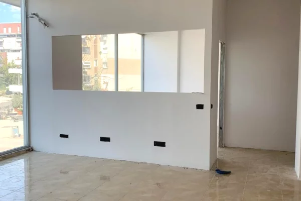 AMBIENT BIZNESI ME QIRA – ALI DEM