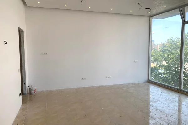 AMBIENT BIZNESI ME QIRA – ALI DEM