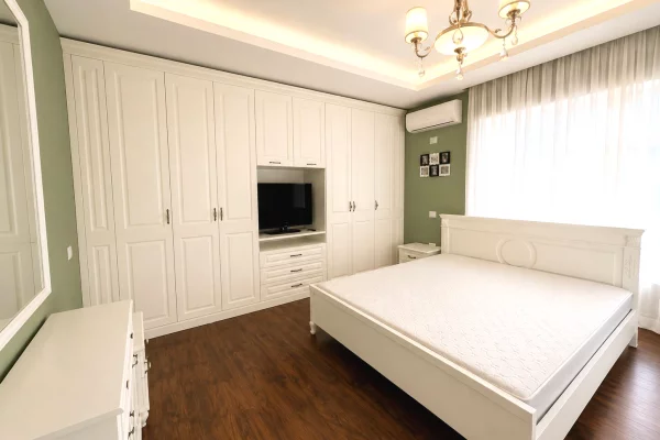 Shtepi me qera Apartament ne Tirane, 1+1, Mobilimi E mobiluar, Pagesa 550  Euro.