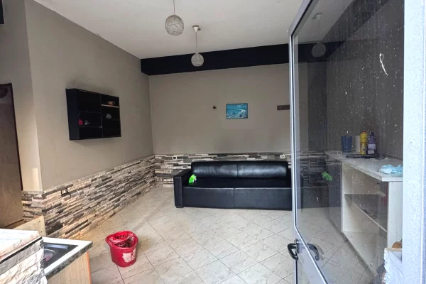 Business Property for Rent 1+1 in Tirana - 400 Euro