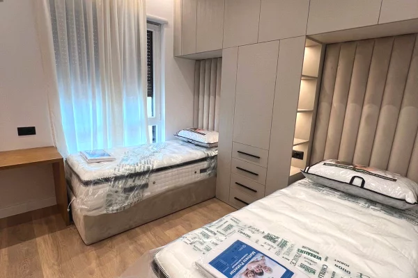 Shtepi me qera Apartament ne Tirane, 2+1, Mobilimi E mobiluar, Pagesa 1,000  Euro.