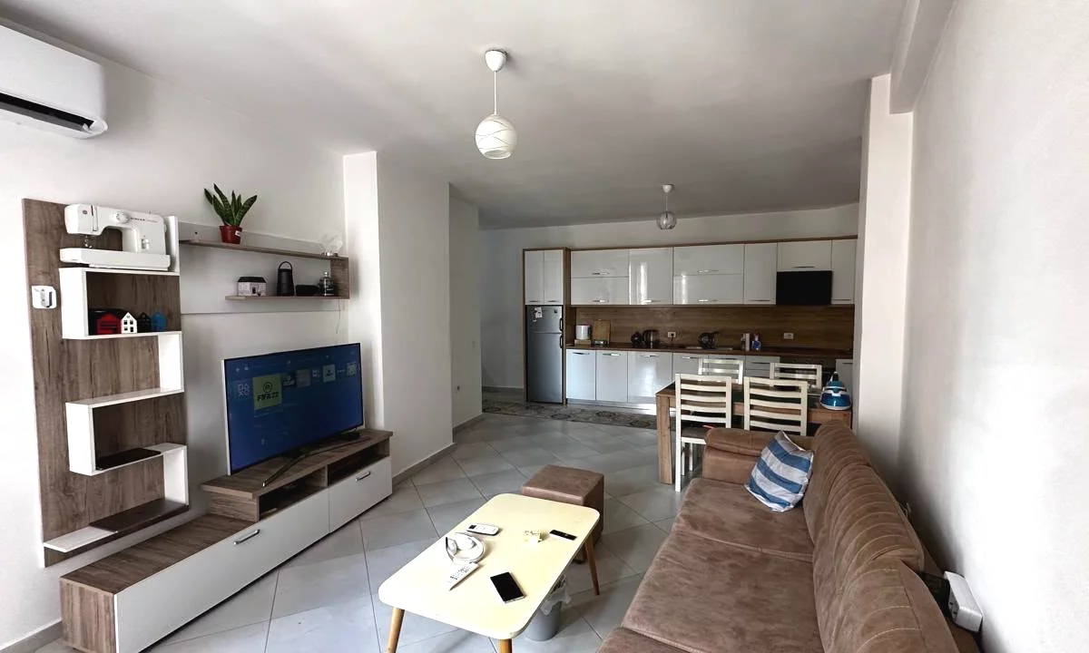 Shtepi me qera Apartament ne Tirane, 2+1, Mobilimi E mobiluar, Pagesa 550  Euro.