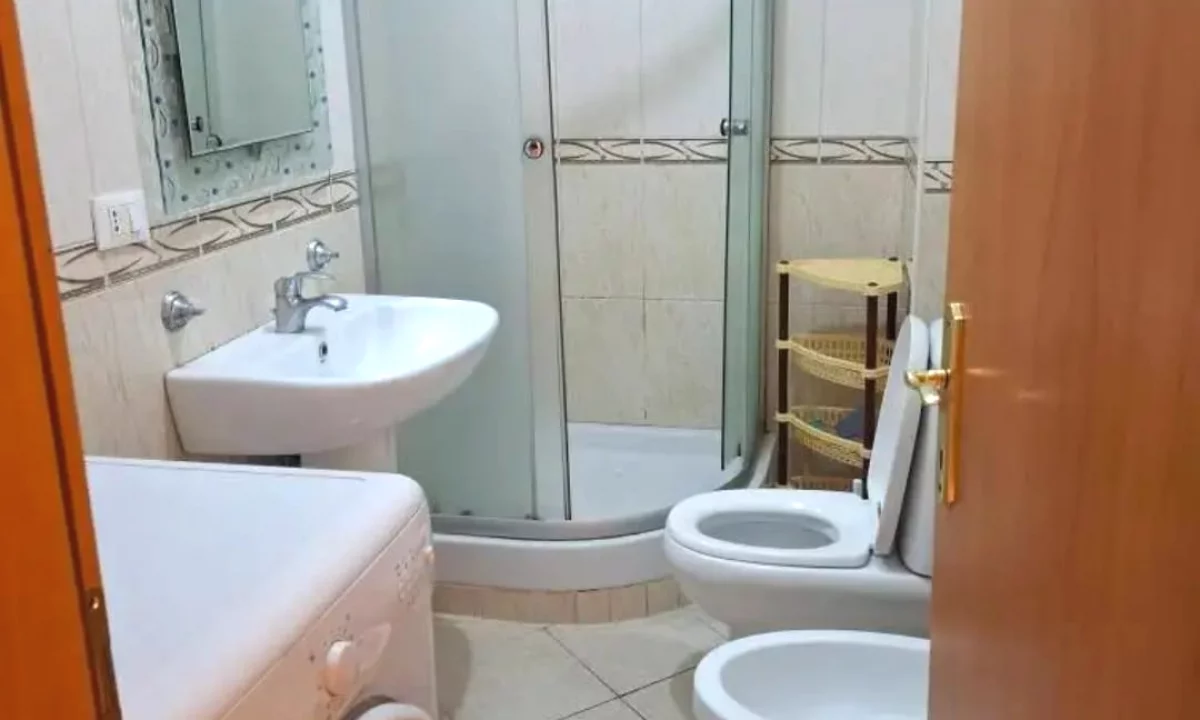 Shtepi me qera Apartament ne Tirane, 1+1, Mobilimi E mobiluar, Pagesa 650  Euro.