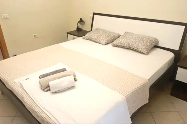 Shtepi me qera Apartament ne Tirane, 1+1, Mobilimi E mobiluar, Pagesa 650  Euro.