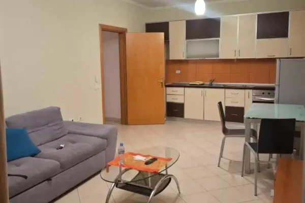 Shtepi me qera Apartament ne Tirane, 1+1, Mobilimi E mobiluar, Pagesa 650  Euro.