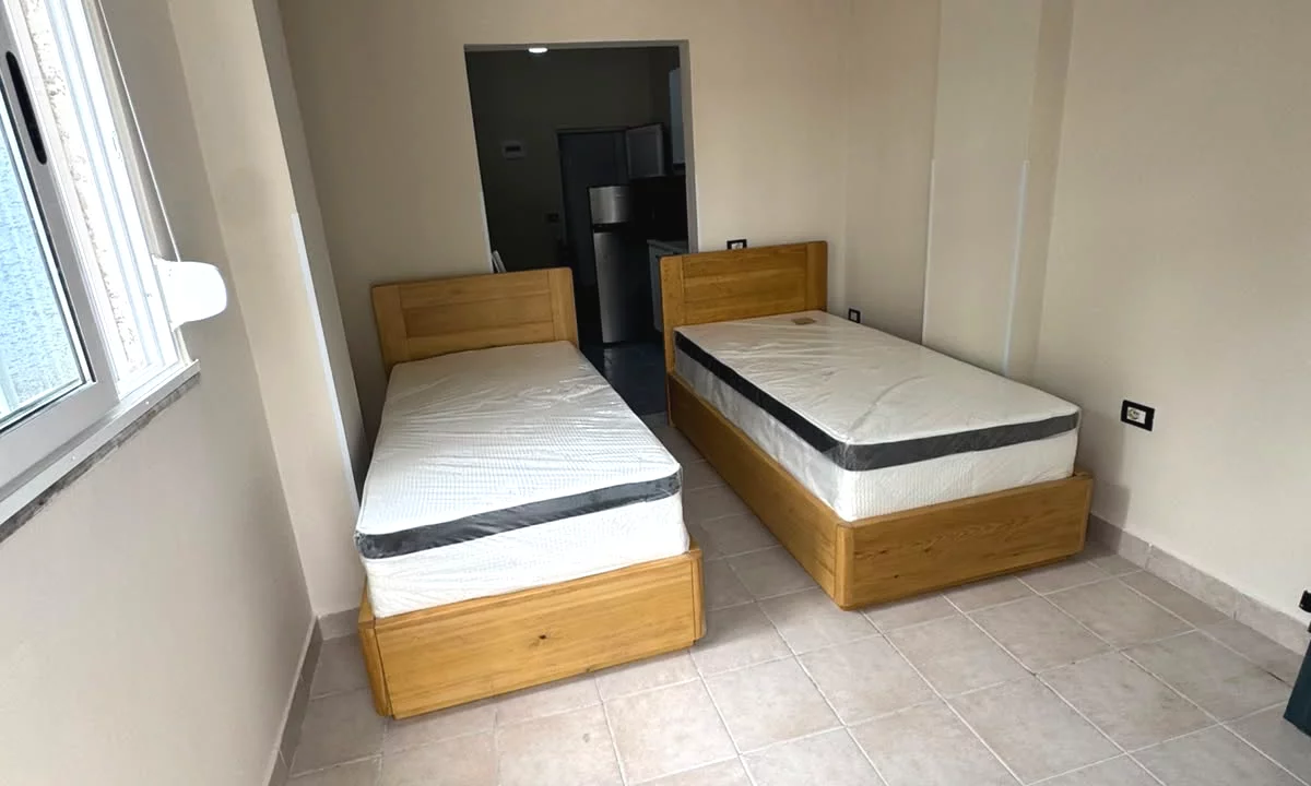 Shtepi me qera Apartament ne Tirane, 1+1, Mobilimi E mobiluar, Pagesa 400  Euro.