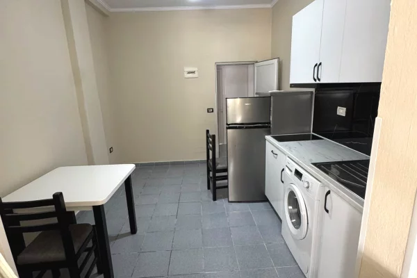 Shtepi me qera Apartament ne Tirane, 1+1, Mobilimi E mobiluar, Pagesa 400  Euro.