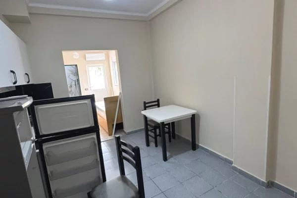 Shtepi me qera Apartament ne Tirane, 1+1, Mobilimi E mobiluar, Pagesa 400  Euro.