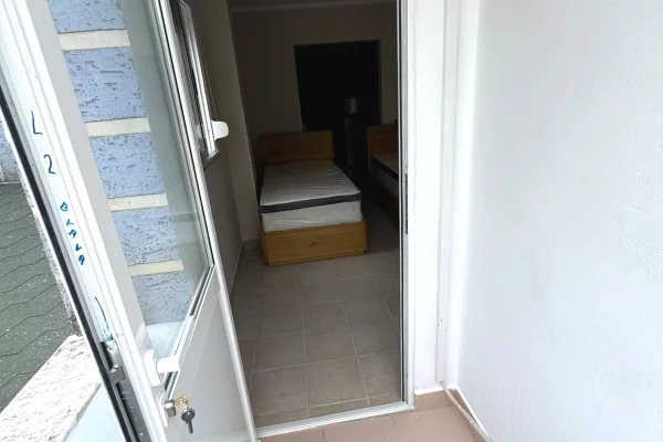 Shtepi me qera Apartament ne Tirane, 1+1, Mobilimi E mobiluar, Pagesa 400  Euro.