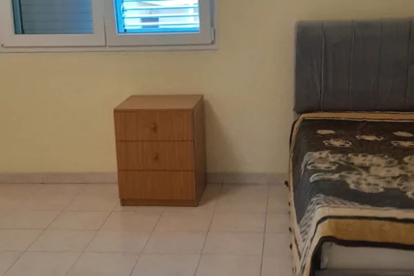 Shtepi me qera Apartament ne Tirane, 3+1, Mobilimi E mobiluar, Pagesa 600  Euro.