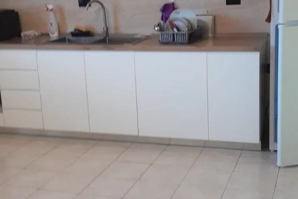 Shtepi me qera Apartament ne Tirane, 3+1, Mobilimi E mobiluar, Pagesa 600  Euro.