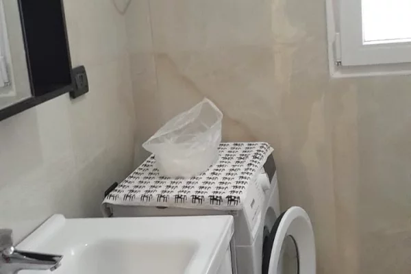 APARTAMENT 3+1 ME QIRA – QYTET STUDENTI