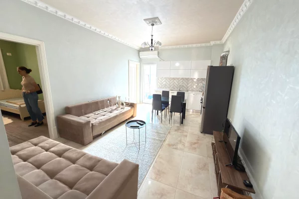 Shtepi me qera Apartament ne Tirane, 2+1, Mobilimi E mobiluar, Pagesa 550  Euro.