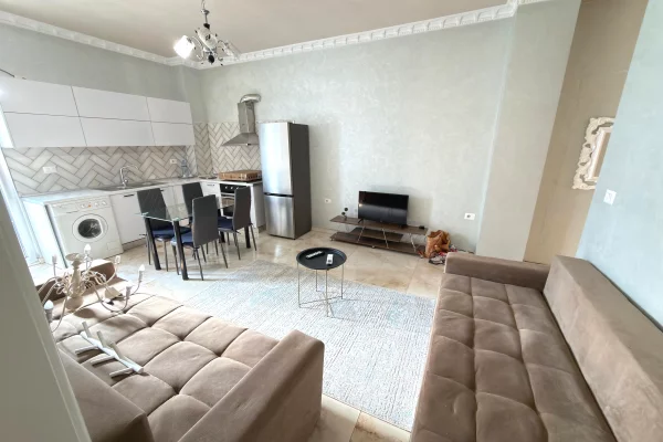 Shtepi me qera 2+1 ne Tirane - 550 Euro