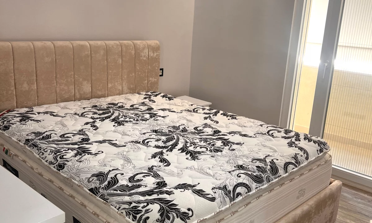 Shtepi me qera Apartament ne Tirane, 2+1, Mobilimi E mobiluar, Pagesa 650  Euro.