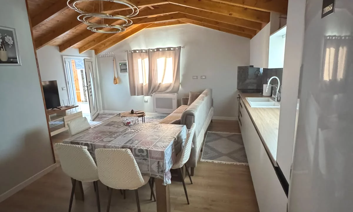 Shtepi me qera Apartament ne Tirane, 1+1, Mobilimi E mobiluar, Pagesa 500  Euro.