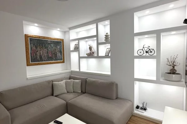 Shtepi me qera Apartament ne Tirane, 2+1, Mobilimi E mobiluar, Pagesa 600  Euro.