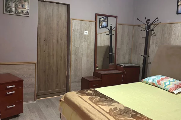 Shtepi me qera Shtepi Private ne Tirane, 1+1, Mobilimi E mobiluar, Pagesa 415  Euro.