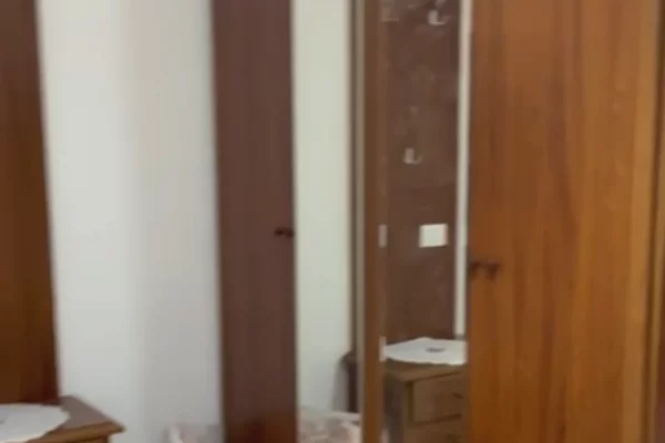 Shtepi me qera Apartament ne Tirane, 1+1, Mobilimi E mobiluar, Pagesa 415  Euro.