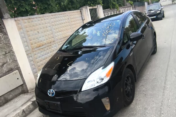Cars for sale in Fier, Toyota, 2013 Benzine,Kambio Automatik Payment 2,000  Euro.