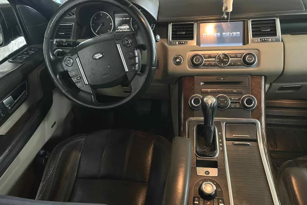 Auto in Vendita a Elbasan, Land Rover, 2010 Diesel,Kambio Automatik Pagamento 10,500  Euro.