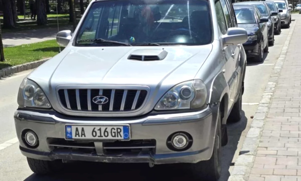 Auto in Vendita a Koriza, Hyundai, 2002 Diesel,Kambio Manual Pagamento 400,000  Leke.