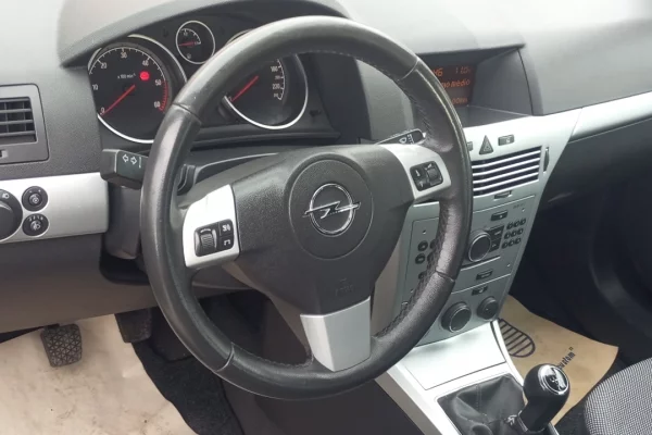 Cars for sale in Tirana, Opel, 2010 Diesel,Kambio Manual Payment 2,700  Leke.