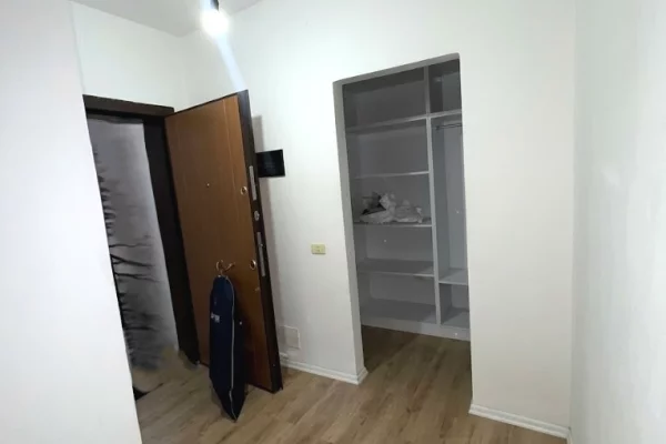 Shtepi me qera Apartament ne Tirane, 1+1, Mobilimi E mobiluar, Pagesa 45,000  Leke.