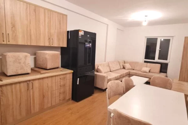 Shtepi me qera Apartament ne Tirane, 2+1, Mobilimi E mobiluar, Pagesa 600  Euro.