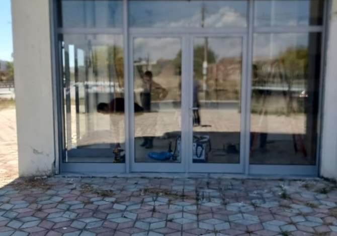 Jepet ambjenti me qera