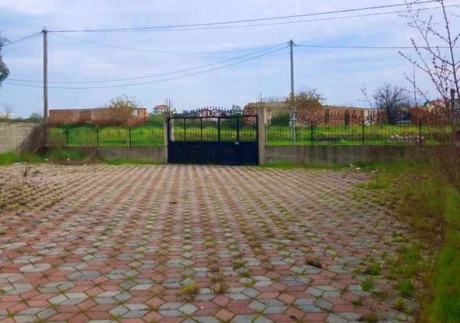 Ambient biznesi me qera 2+1 ne Durres - 900,000 Leke