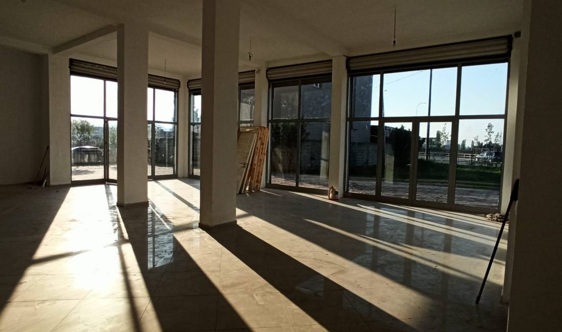 Jepet ambjenti me qera ne Durres tek rotonda e Shenevlashit