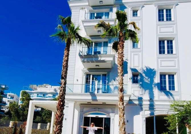 Offerte di lavoro per Kuzhinier, Ndihmes/e kamarier, Hostes a Santa Quaranta