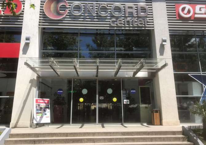 Offerte di lavoro a Tirana, Profession Banakier/e, Kamarier/e, Sanitare , , Pagamento 40,000  Leke.