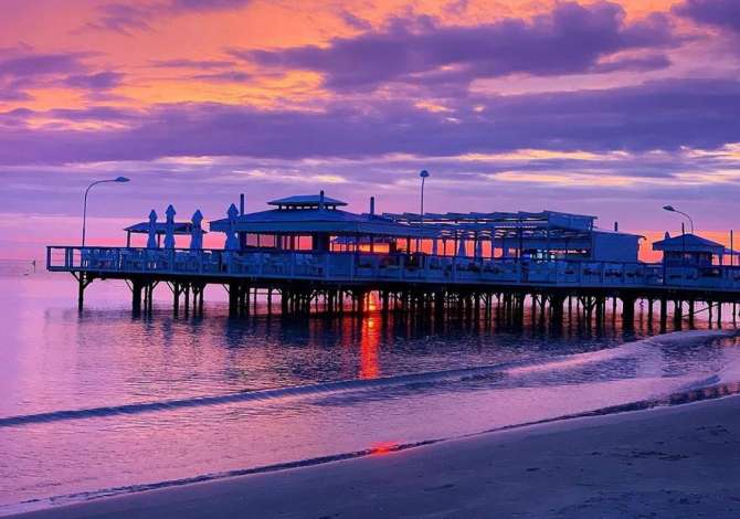 Offerte di lavoro a Durazzo, Profession - Bartender/e - Banakier/e - Hostess - Ndihmes/e kuzhinier - Kamarier/e - Mirembajtes/e , , Pagamento 80,000  Leke.