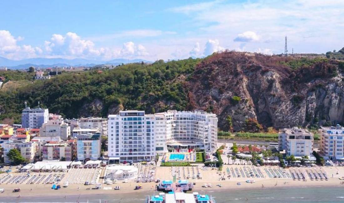 Offerte di lavoro a Durazzo, Profession - Bartender/e - Banakier/e - Hostess - Ndihmes/e kuzhinier - Kamarier/e - Mirembajtes/e , , Pagamento 80,000  Leke.