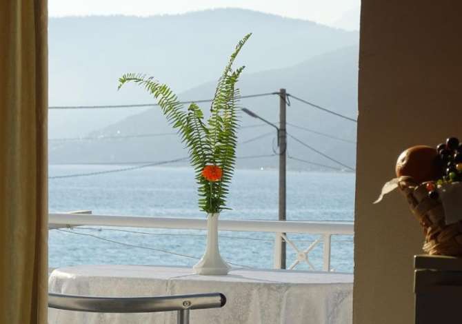 Offerte di lavoro a Himara, Profession Banakier/e, Kamarier/e, Sanitare , , Pagamento Trattabile.