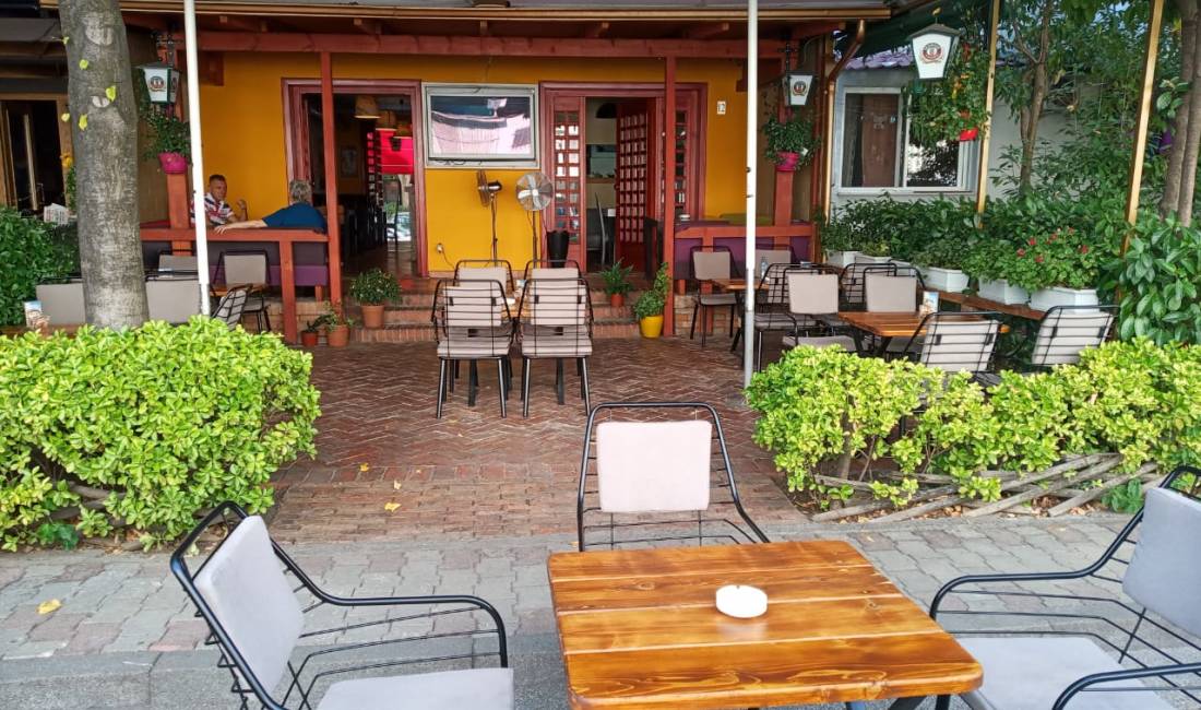 Offerte di lavoro a Tirana, Profession Kamarier/e , , Pagamento Trattabile.